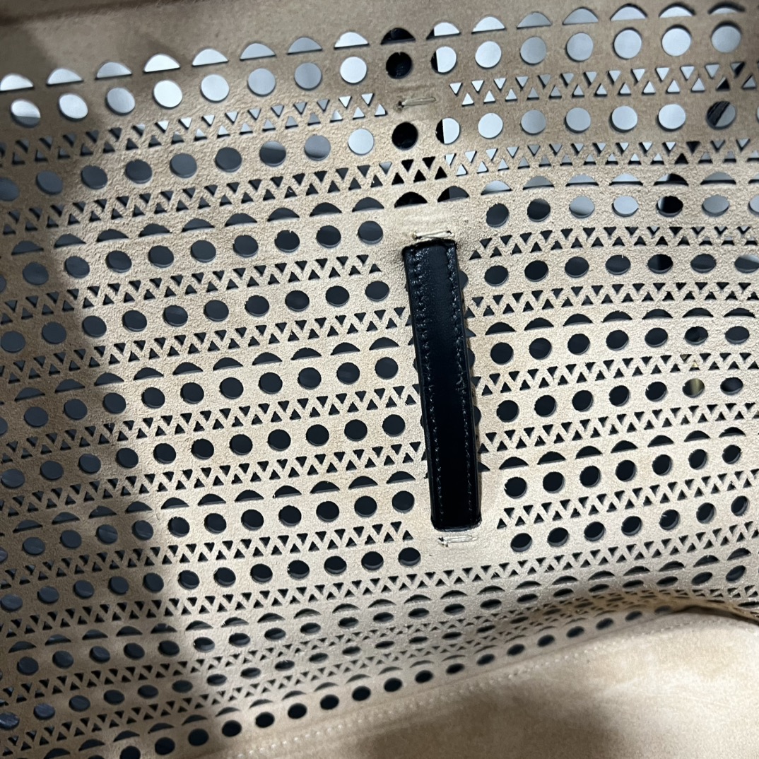 Alaïa "Neo Mina 32" Shoulder Bag in Black