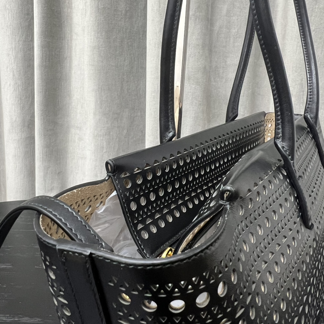 Alaïa "Neo Mina 32" Shoulder Bag in Black