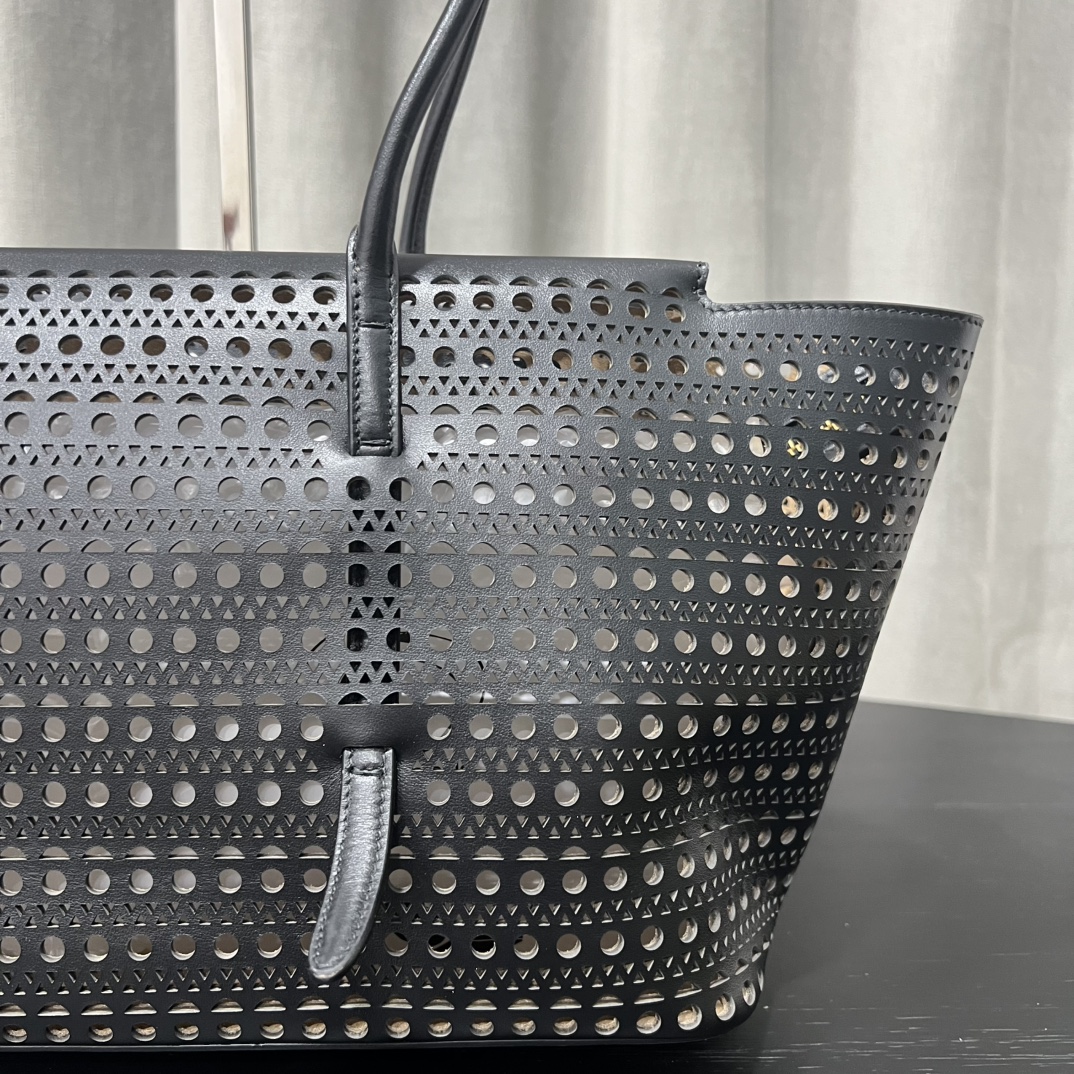 Alaïa "Neo Mina 32" Shoulder Bag in Black