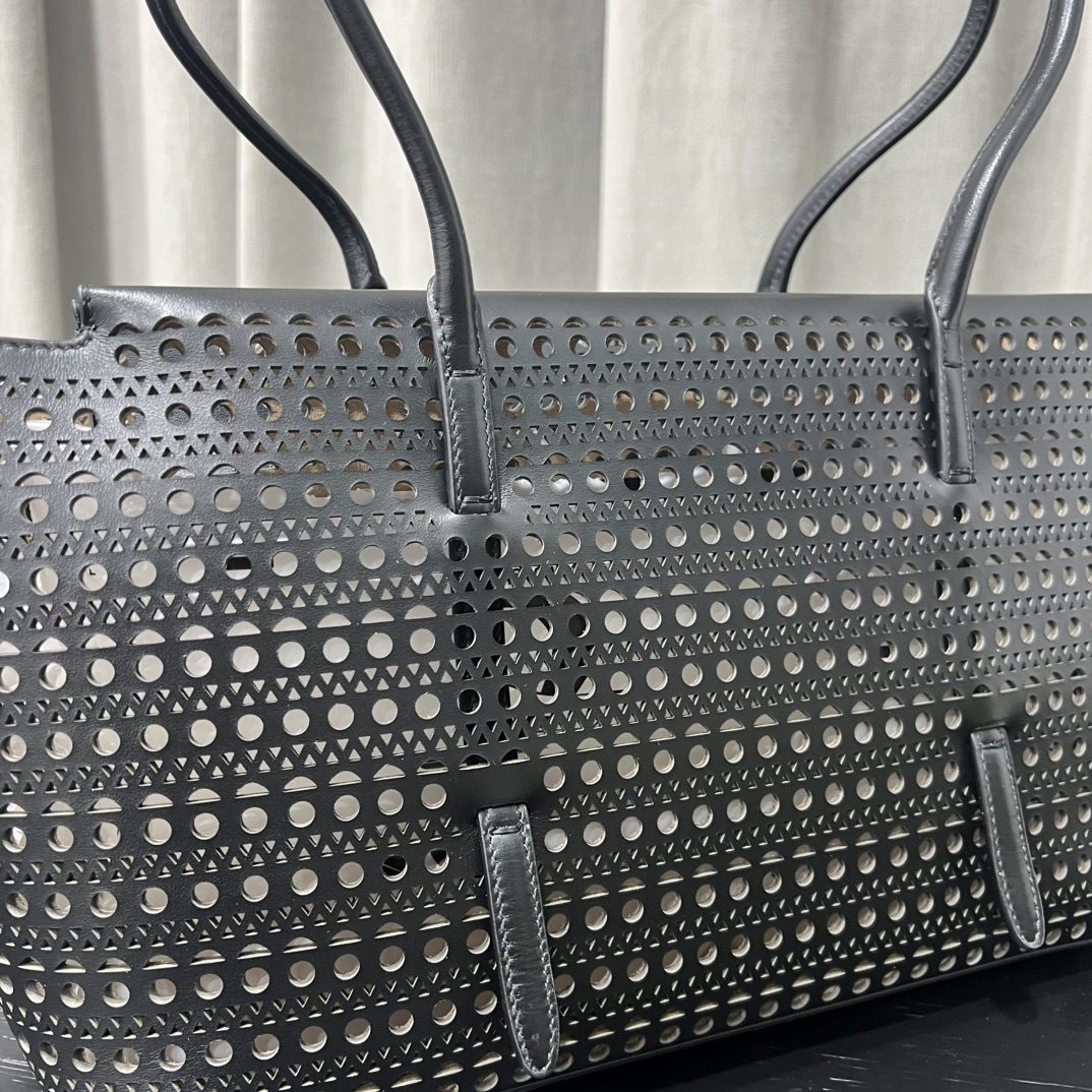 Alaïa "Neo Mina 32" Shoulder Bag in Black
