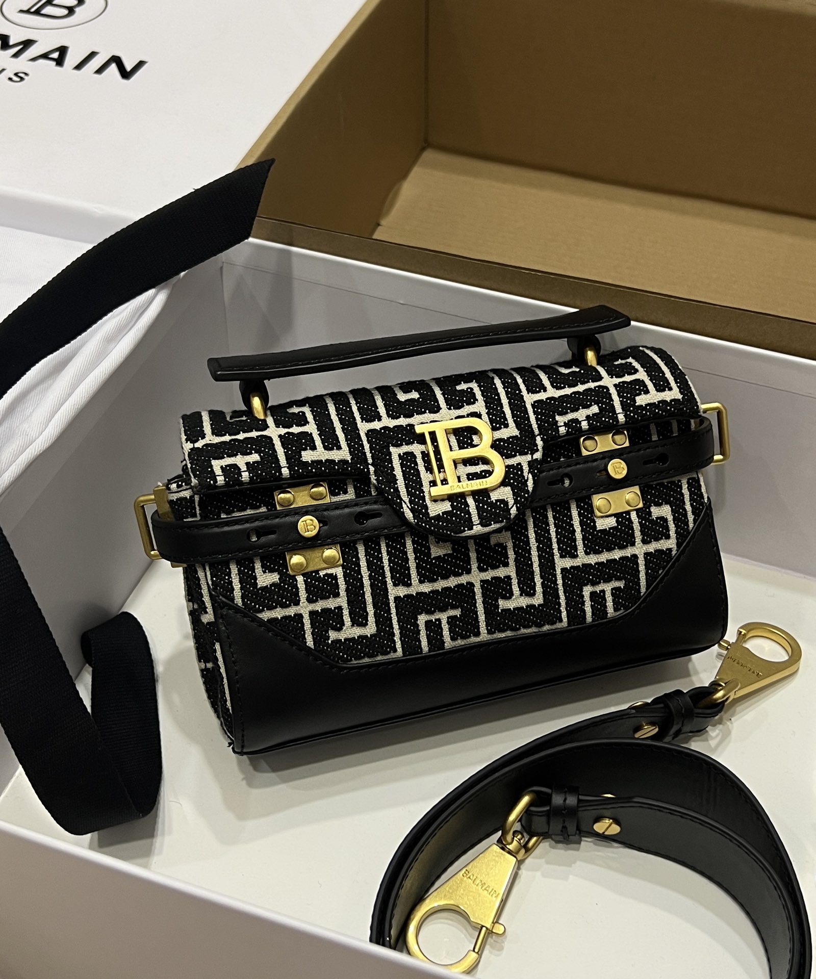 Bbuzz 19 Crossbody Bag - Balmain - Leather - Black