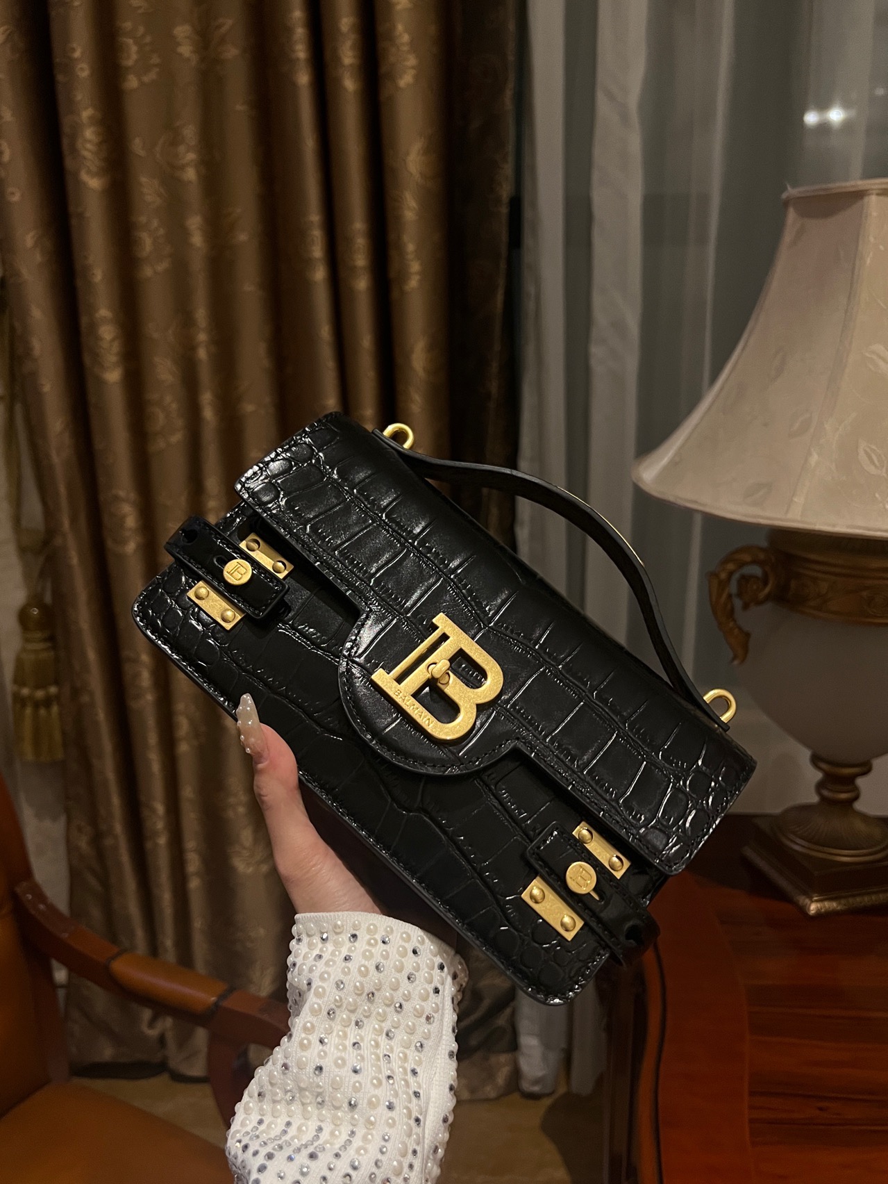 Balmain - B-BUZZ 24 black leather bag with metal logo