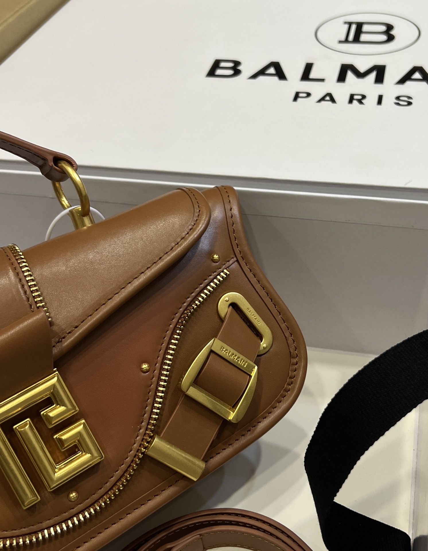 Balmain   - Blaze  leather baguette bag in brown with metal logoBALMAIN  0029