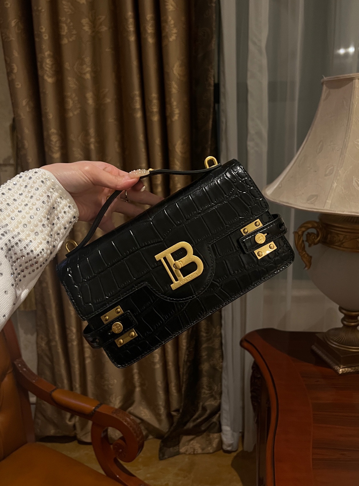 Balmain - B-BUZZ 24 black leather bag with metal logo
