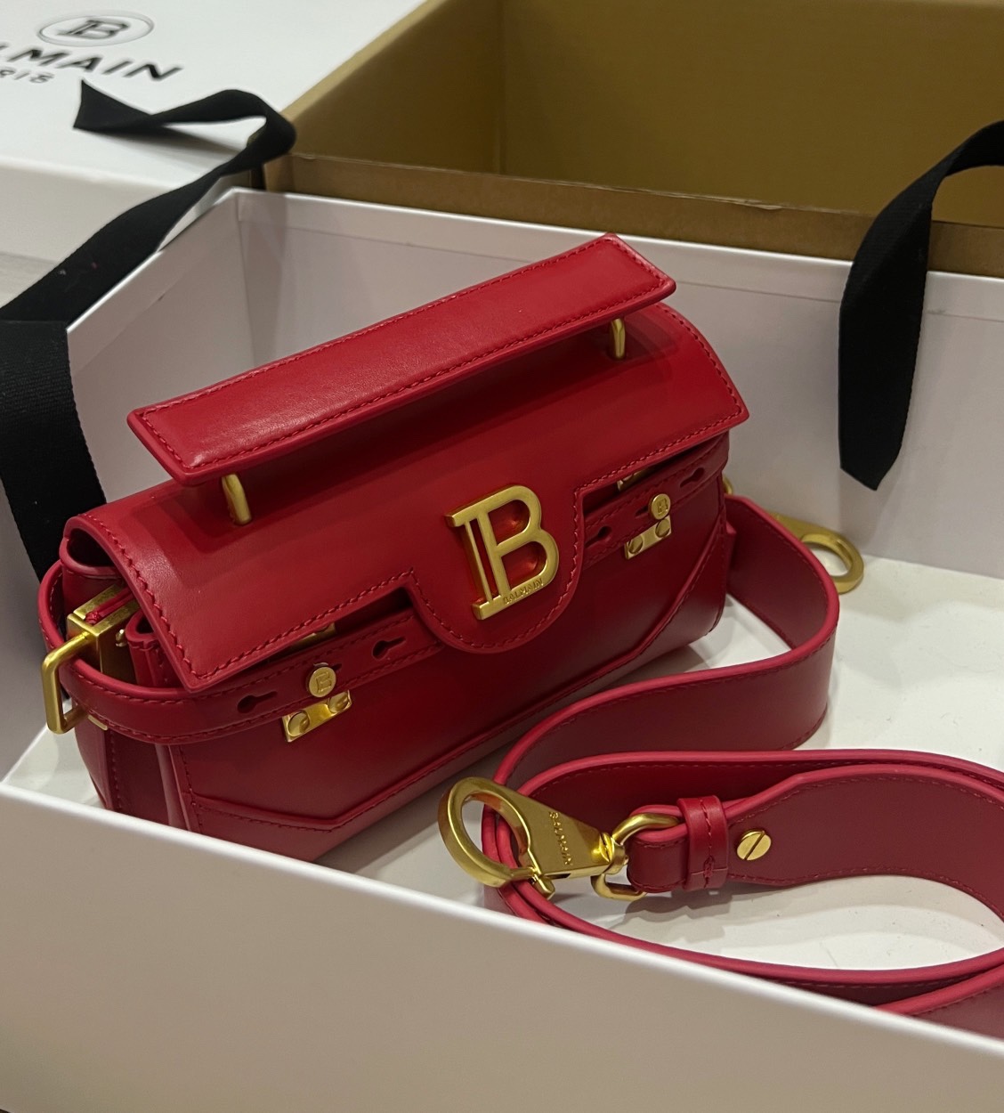 Balmain Smooth leather B-Buzz 19 bag in red | 24s