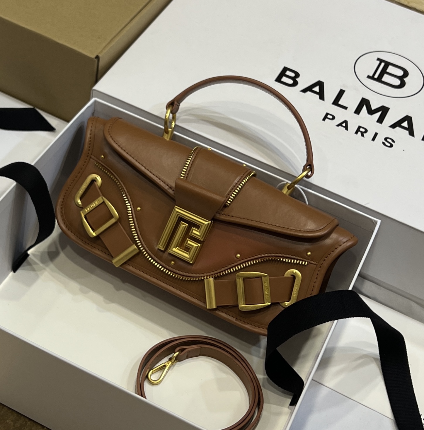 Balmain   – Blaze  leather baguette bag in brown with metal logoBALMAIN  0029
