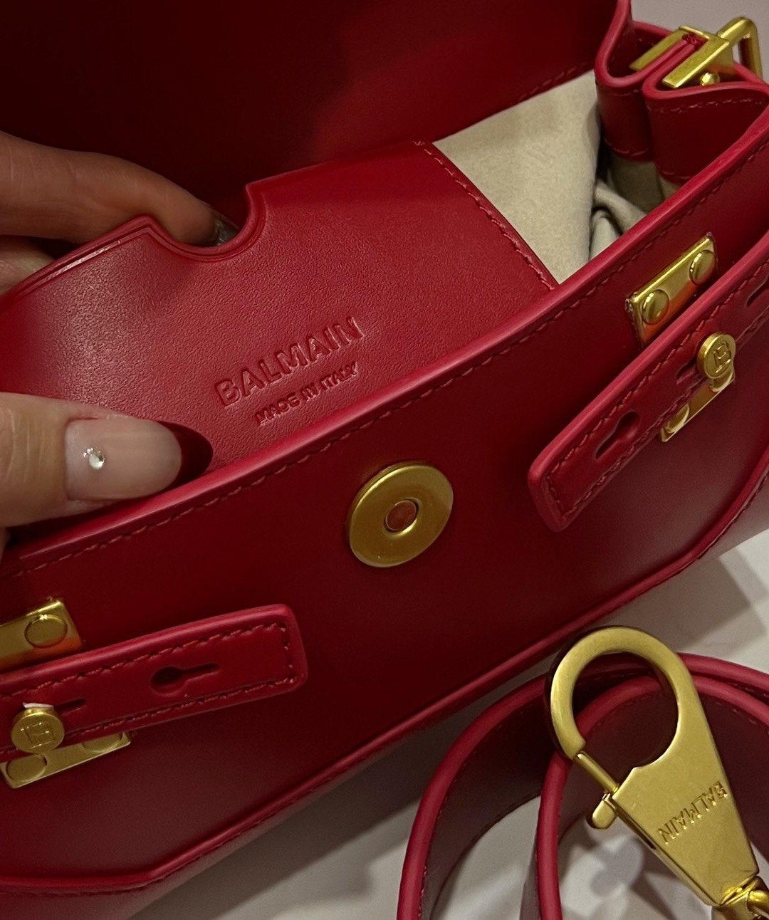 Balmain Smooth leather B-Buzz 19 bag in red | 24s