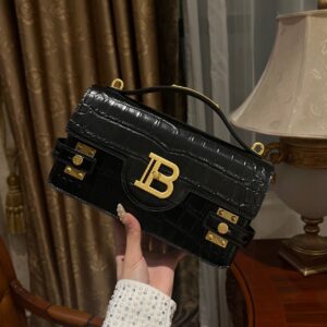 Balmain – B-BUZZ 24 black leather bag with metal logo