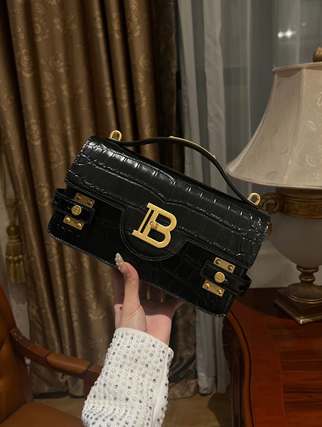 Balmain - B-BUZZ 24 black leather bag with metal logo