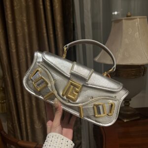 Balmain Blaze leather bag – silver – Women | YN0AE789LVCW0FA