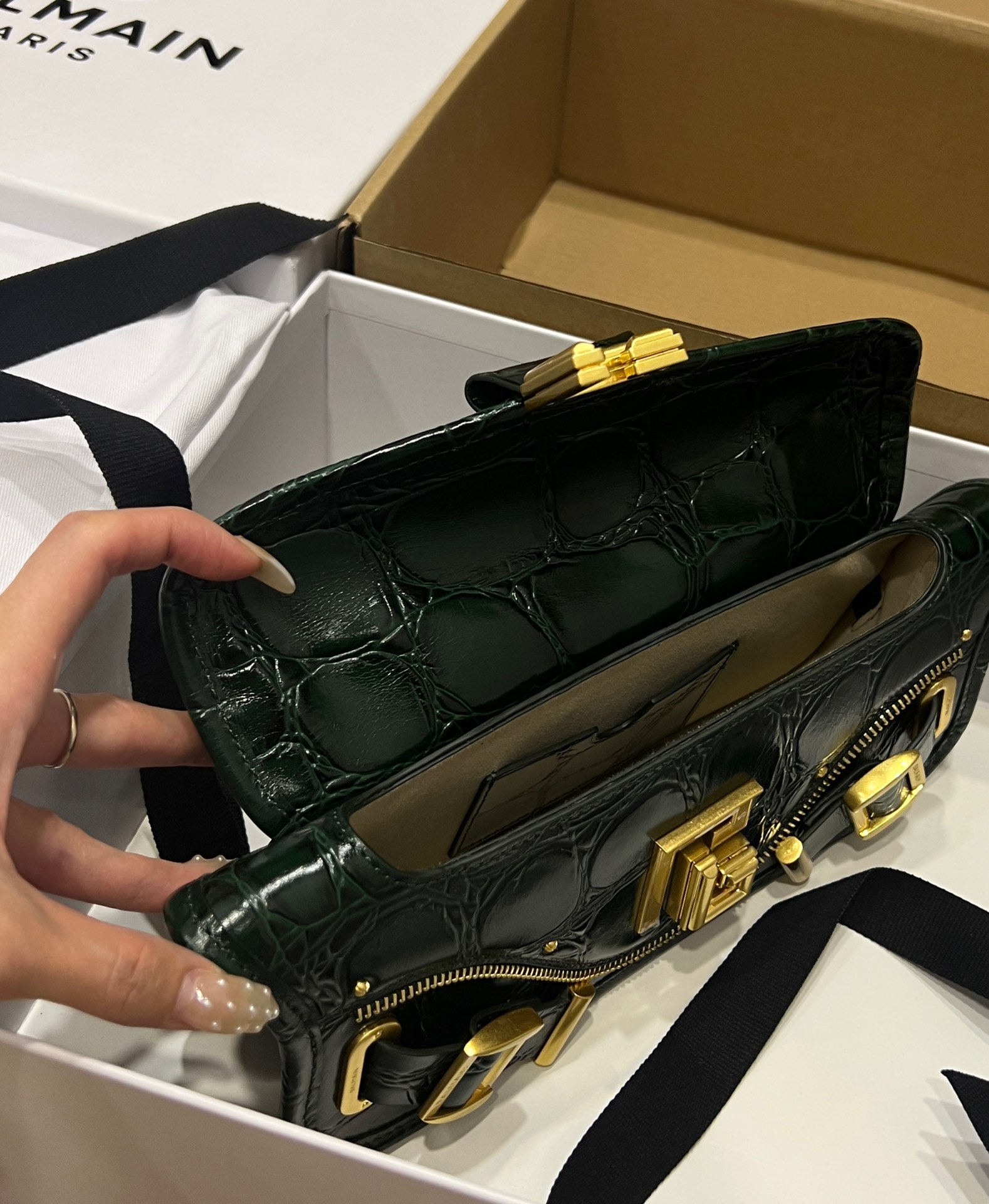 Blaze Small leather shoulder bag in black - Balmain |