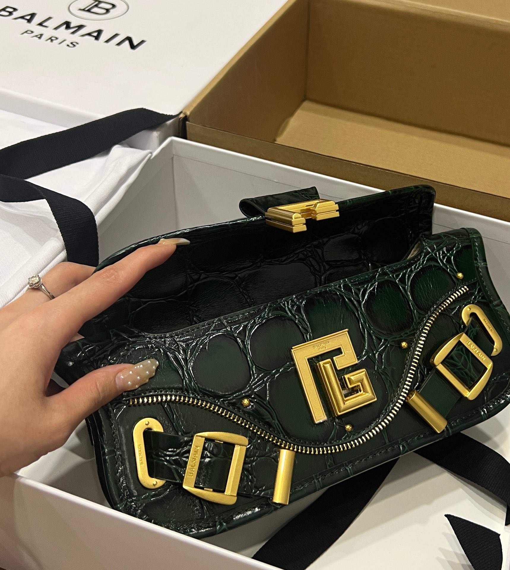 Blaze Small leather shoulder bag in black - Balmain |