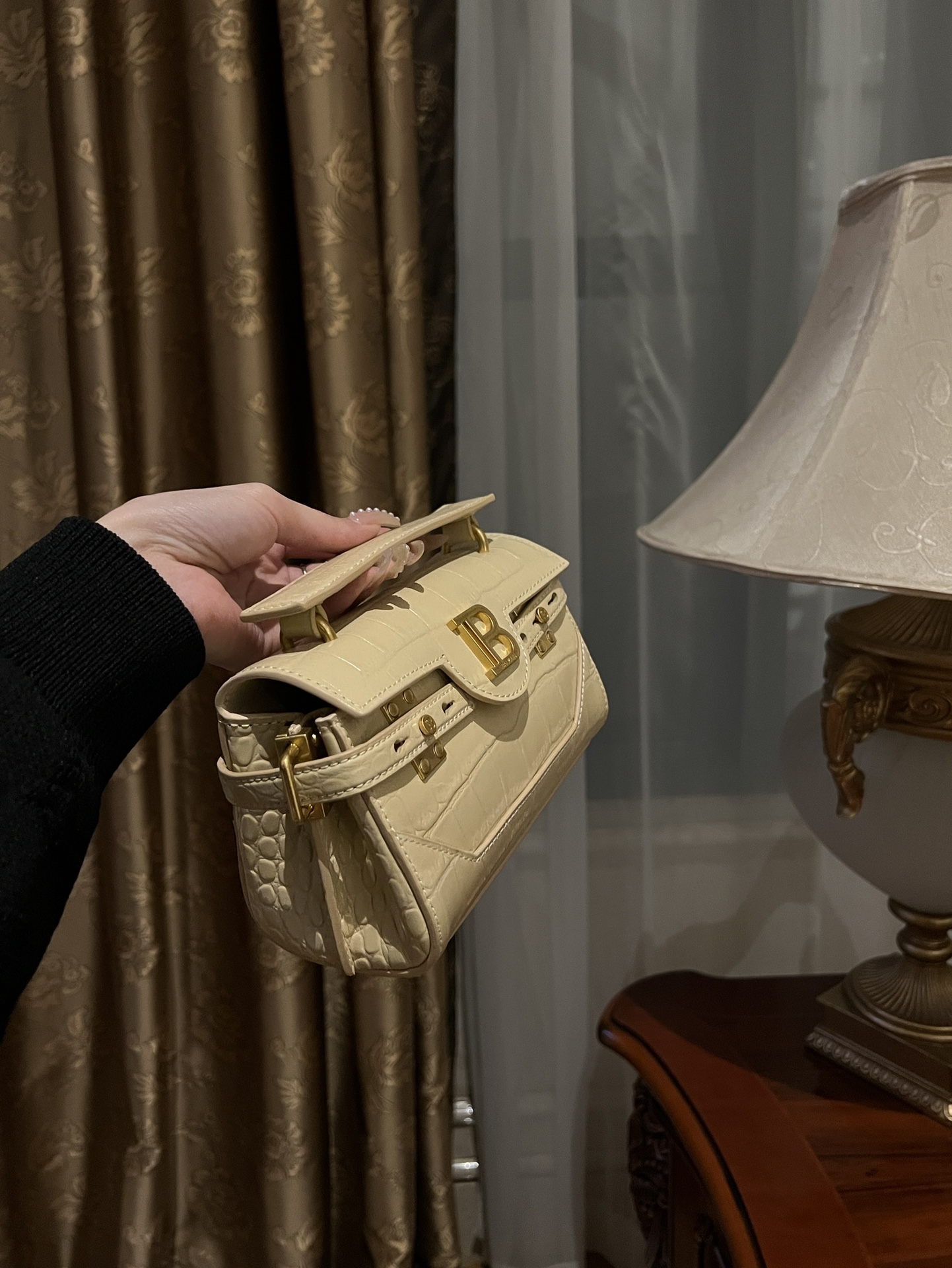 B-Buzz 19 Crossbody - Balmain - Leather - Beige