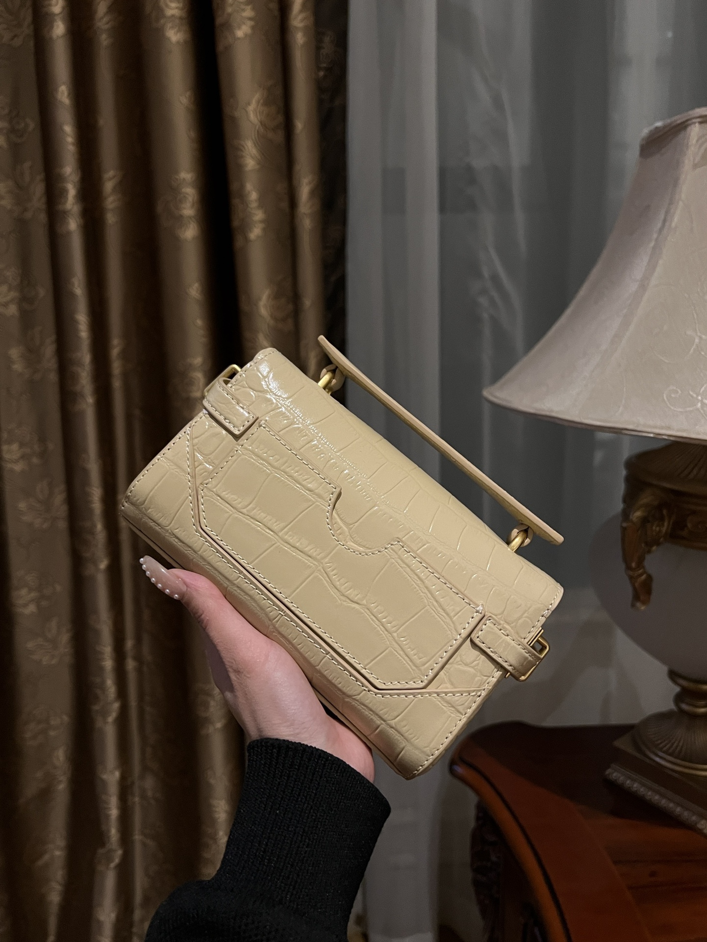 B-Buzz 19 Crossbody - Balmain - Leather - Beige