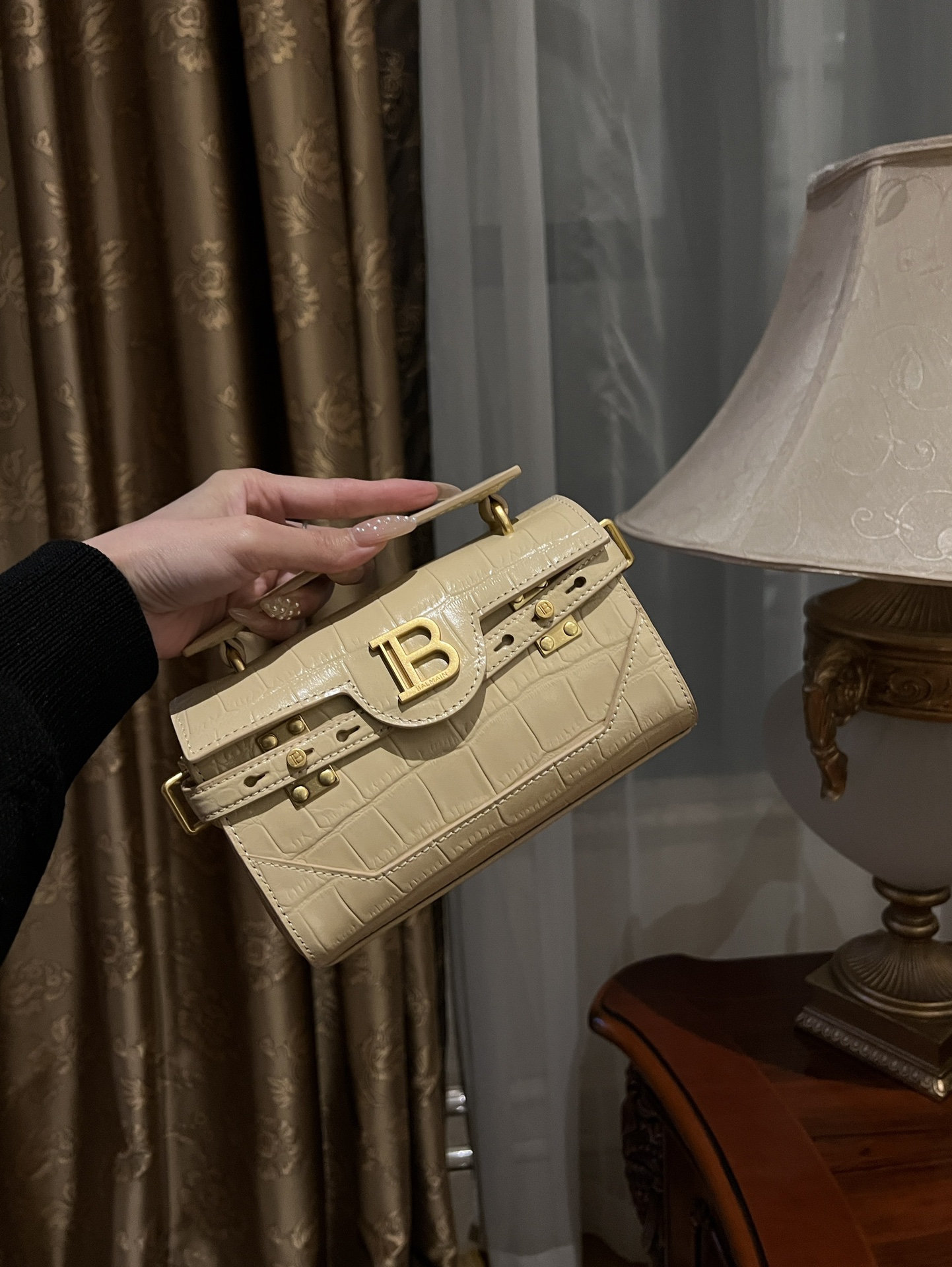 B-Buzz 19 Crossbody – Balmain – Leather – Beige