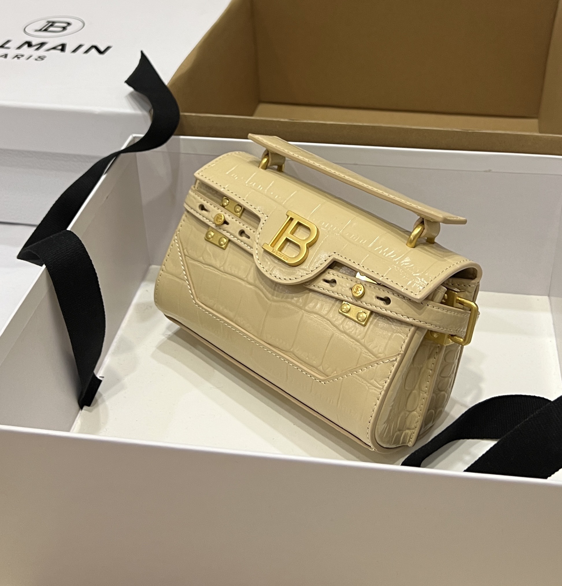 B-Buzz 19 Crossbody – Balmain – Leather – Beige