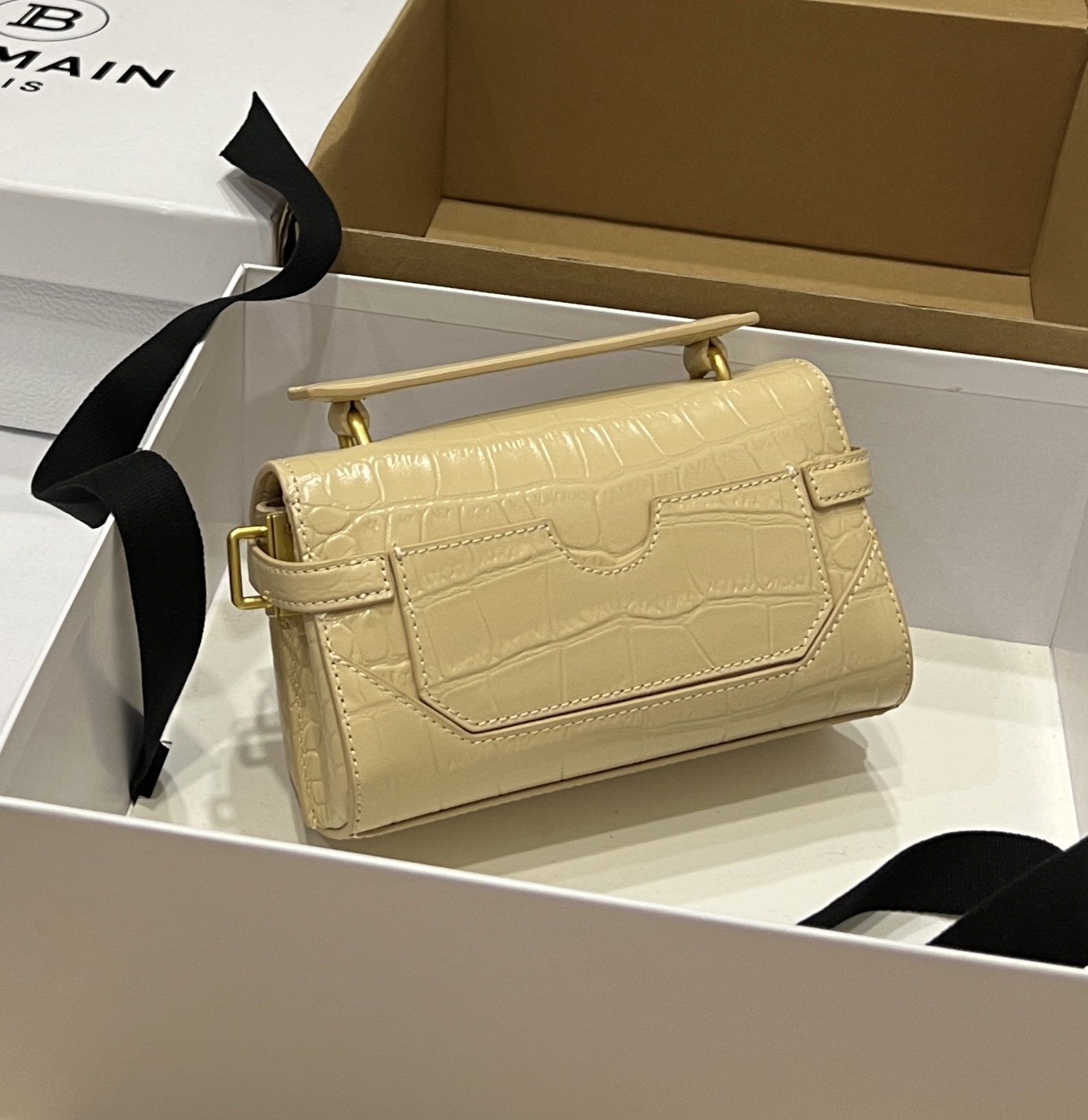 B-Buzz 19 Crossbody - Balmain - Leather - Beige