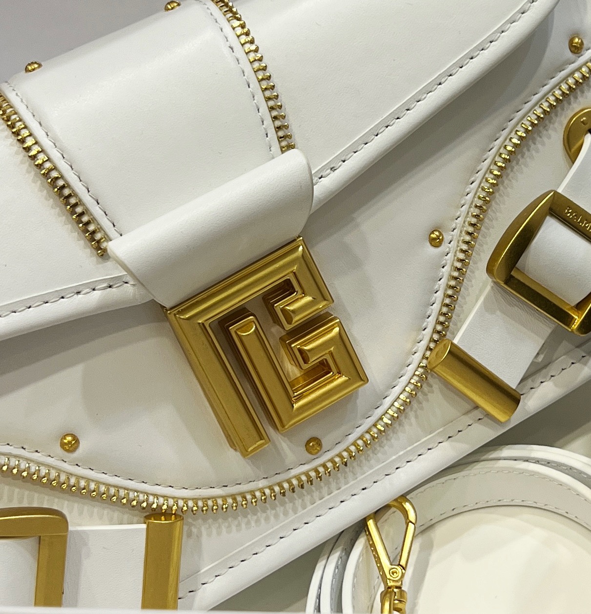 Balmain - Blaze Logo Baguette Bag in White BN1AE795LPSE -