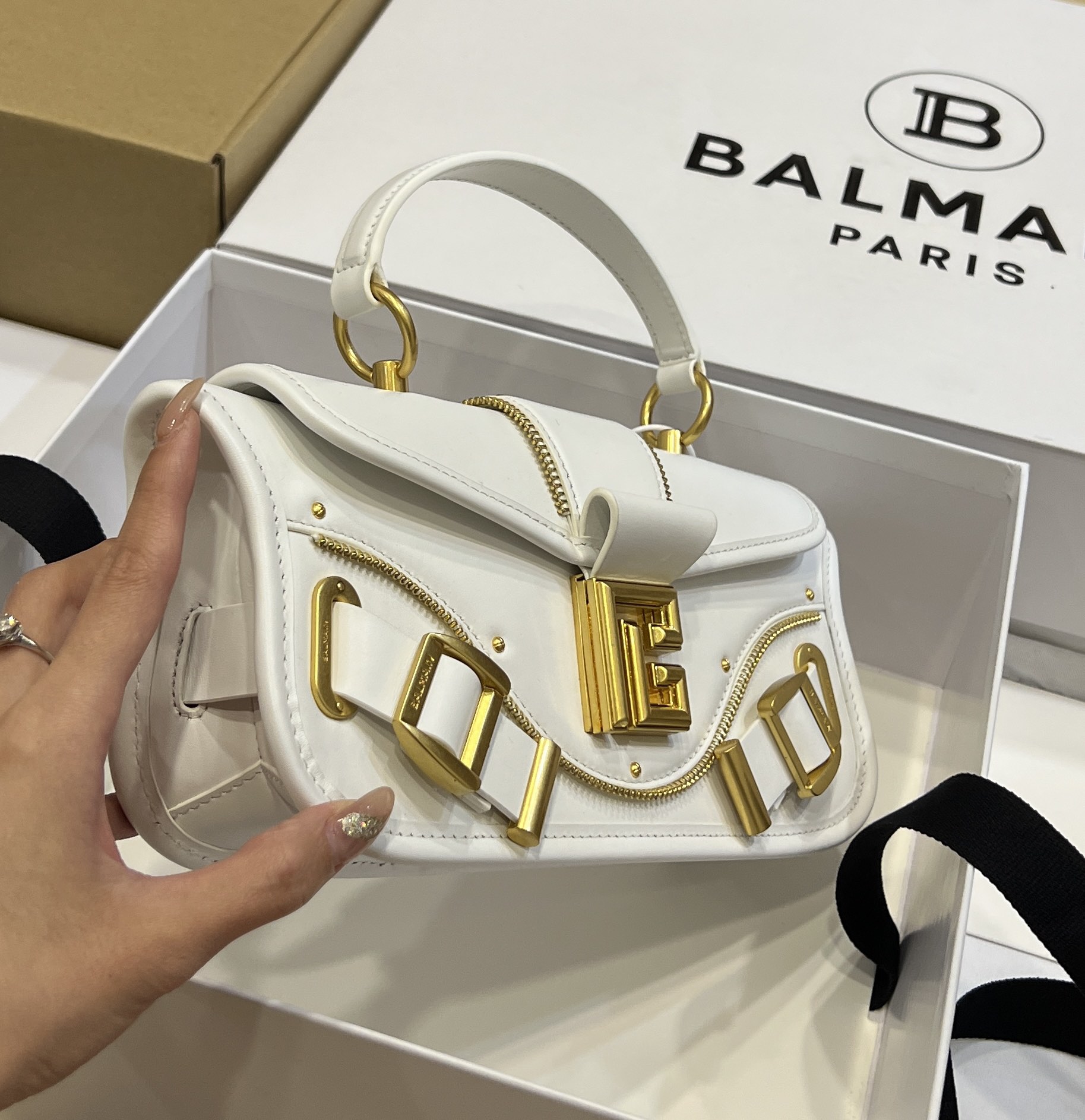 Balmain - Blaze Logo Baguette Bag in White BN1AE795LPSE -