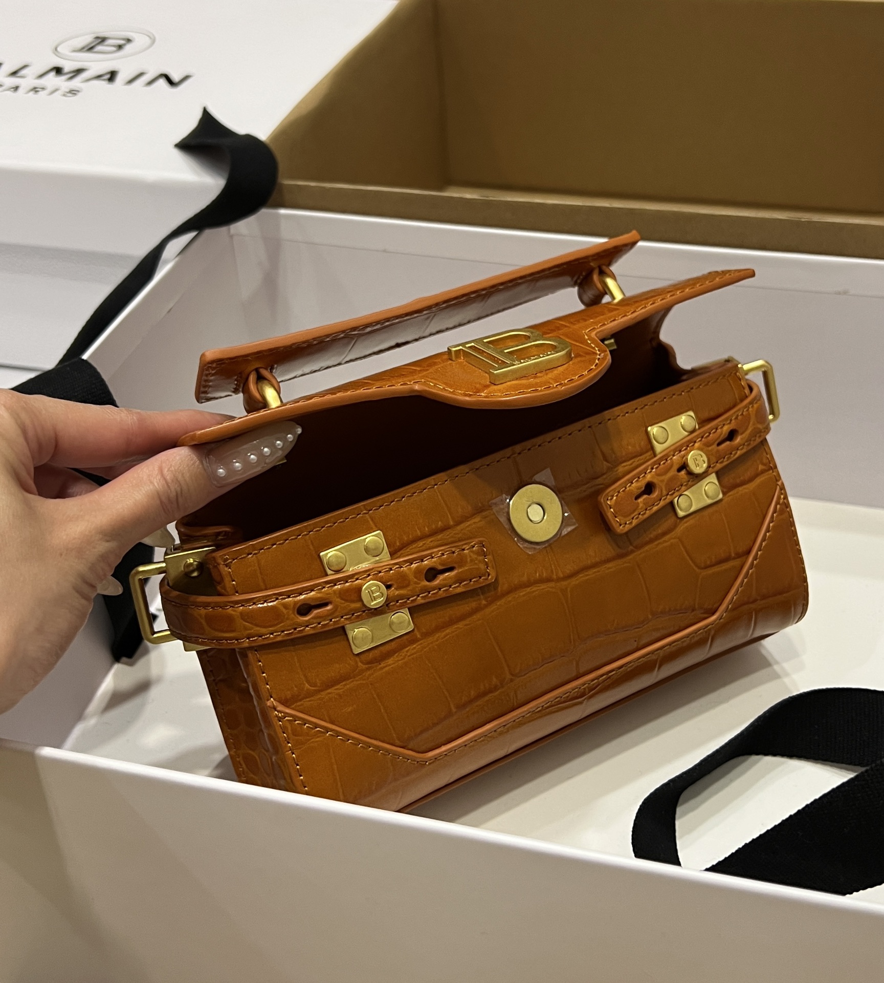 bag  Balmain Smooth brown Leather B-Buzz 19 Bag ...