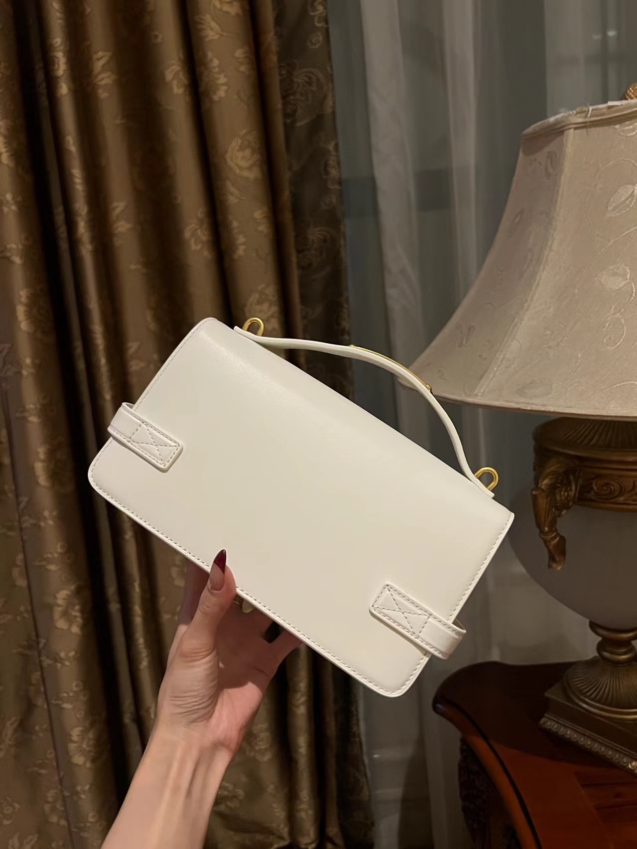 Balmain B-Buzz 24 Leather Tote Bag | White | BALMAIN  0149