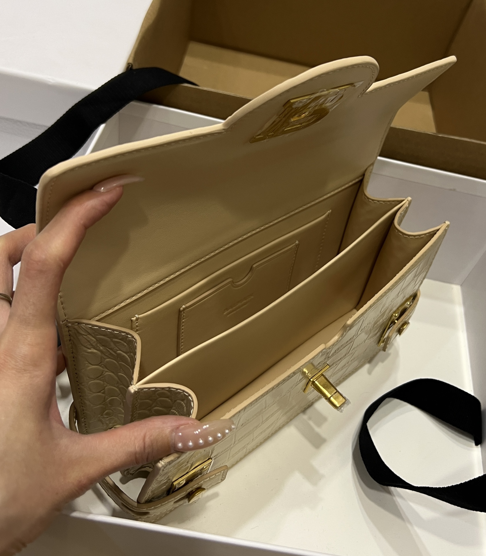 BALMAIN  B-Buzz 19 Crossbody - Balmain - Leather - Beige
