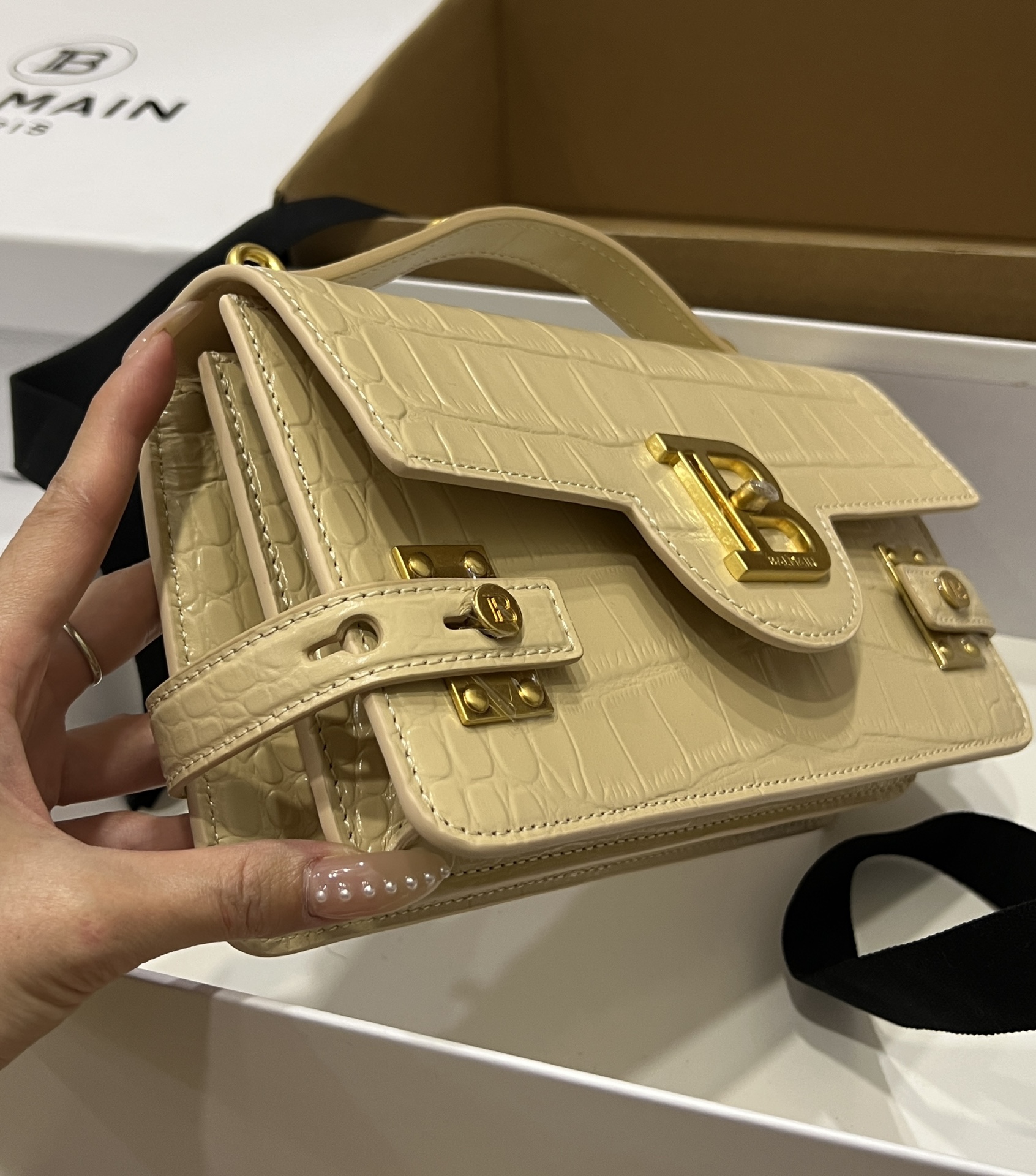 BALMAIN  B-Buzz 19 Crossbody - Balmain - Leather - Beige