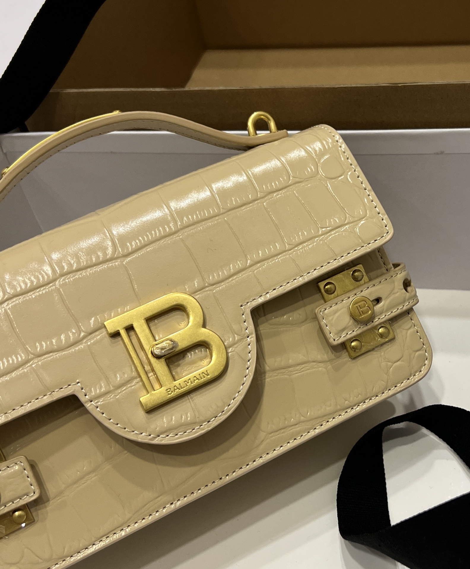 BALMAIN  B-Buzz 19 Crossbody - Balmain - Leather - Beige