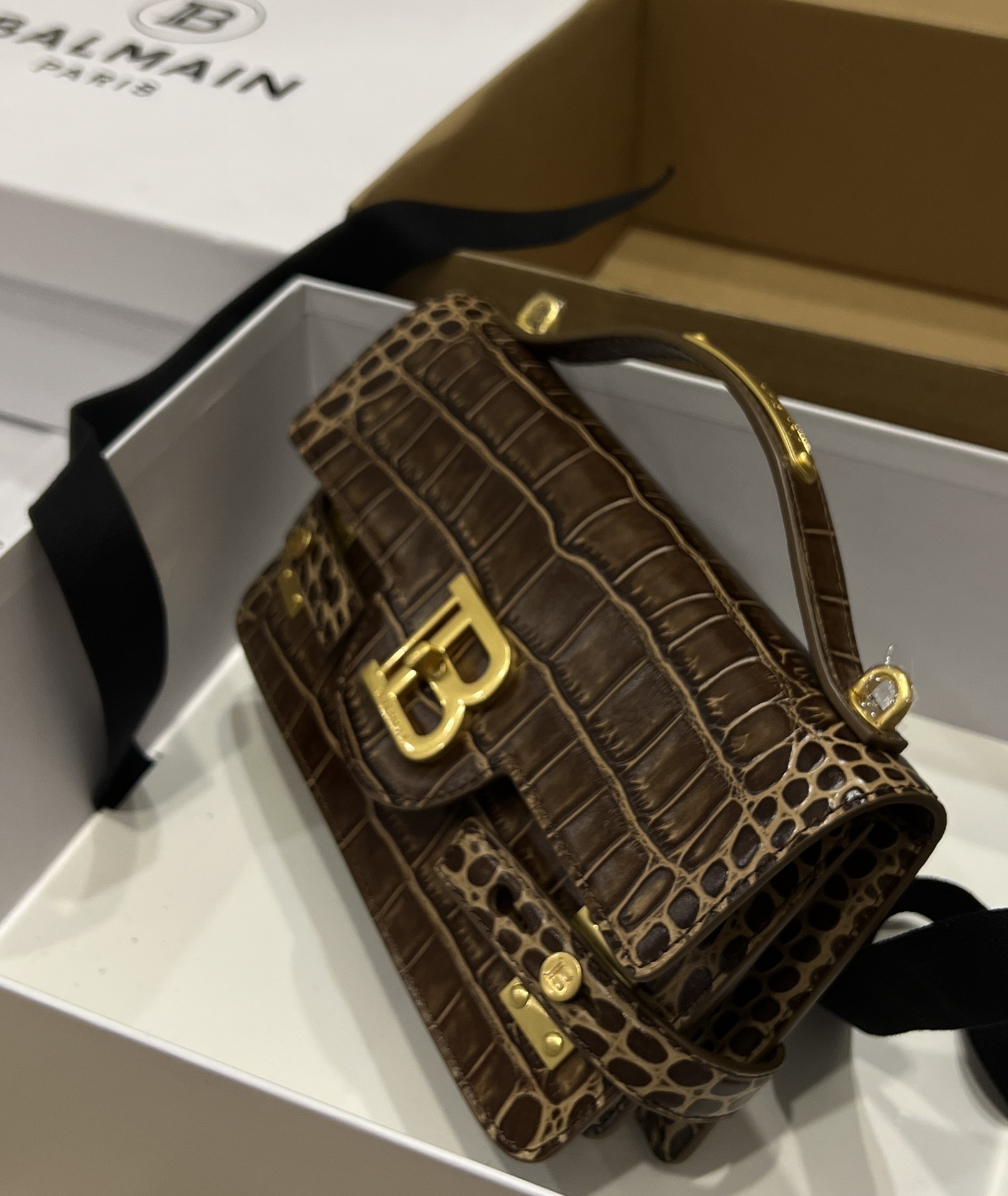 Balmain B-Buzz 19 Shoulder Bag | Brown|
