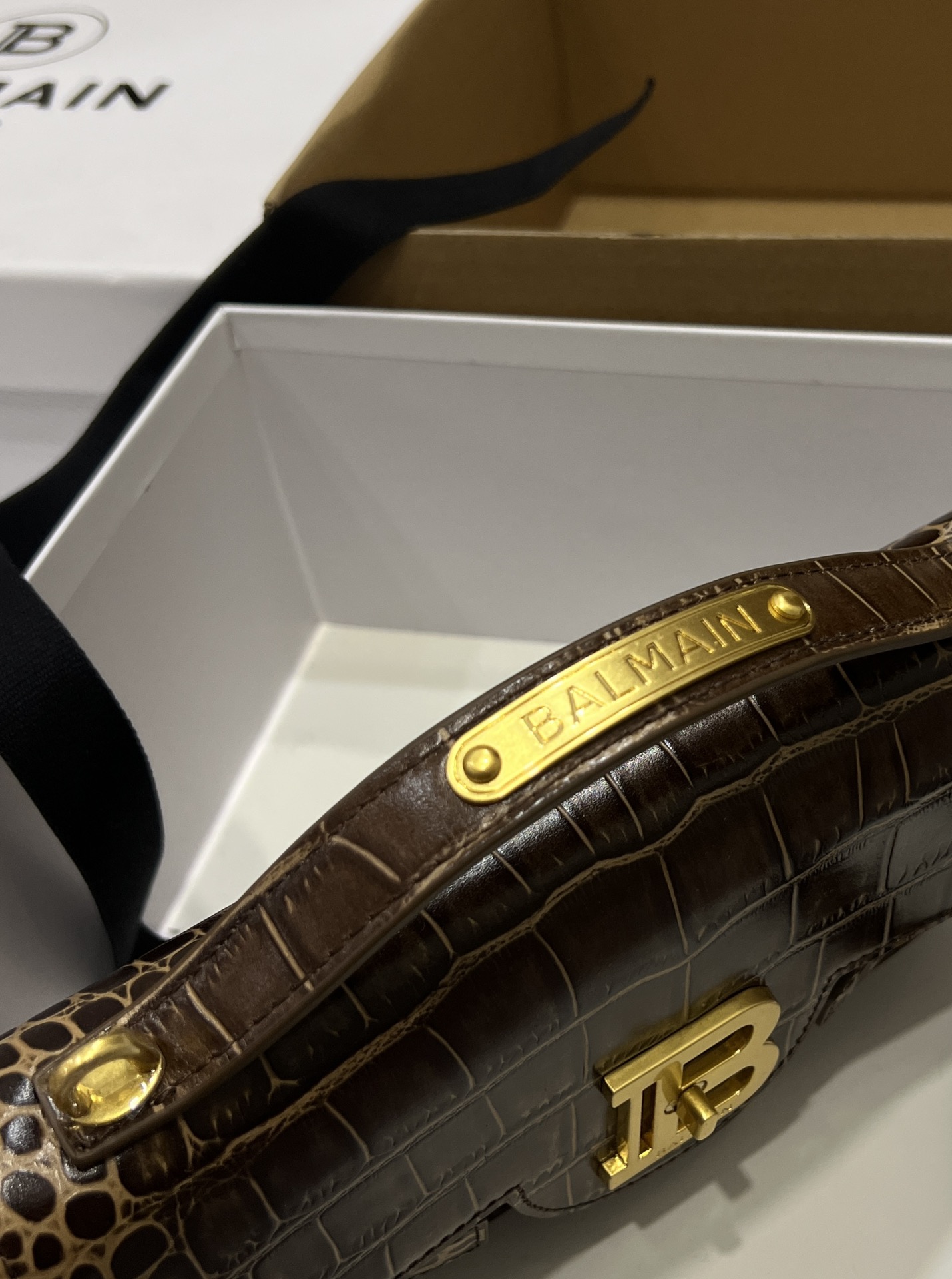 Balmain B-Buzz 19 Shoulder Bag | Brown|