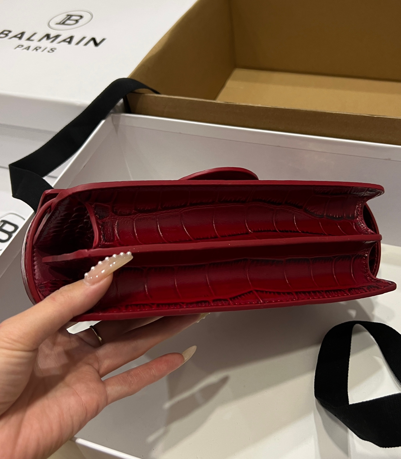 Balmain B-Buzz 24 Shoulder Bag | Red |
