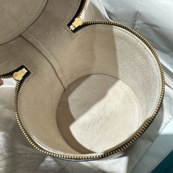 Loro Piana Extra Case Medium Saddle Leather Bucket Bag In Black