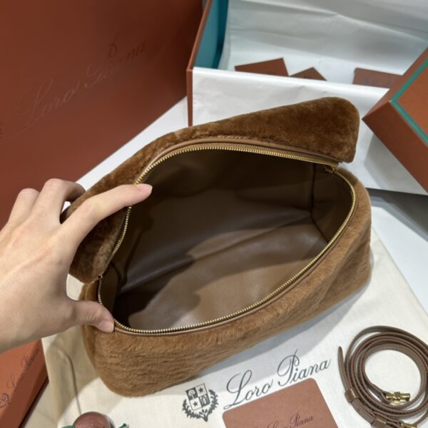 Loro Piana Extra Pocket 19 Cashfur Smooth Bag In Carbon brown | ModeSens