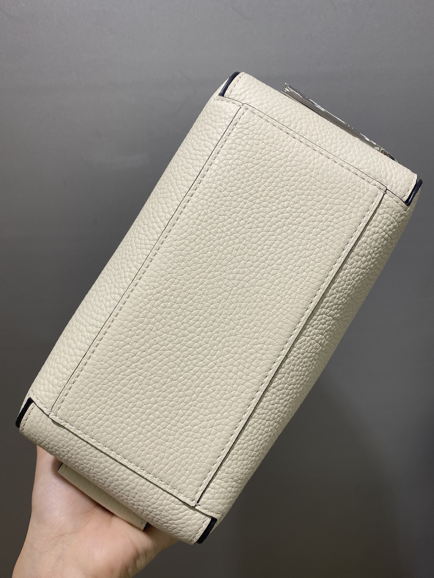 DELVAUX Taurillon Soft Mini Cool Box Satchel Ivory 1601413 |