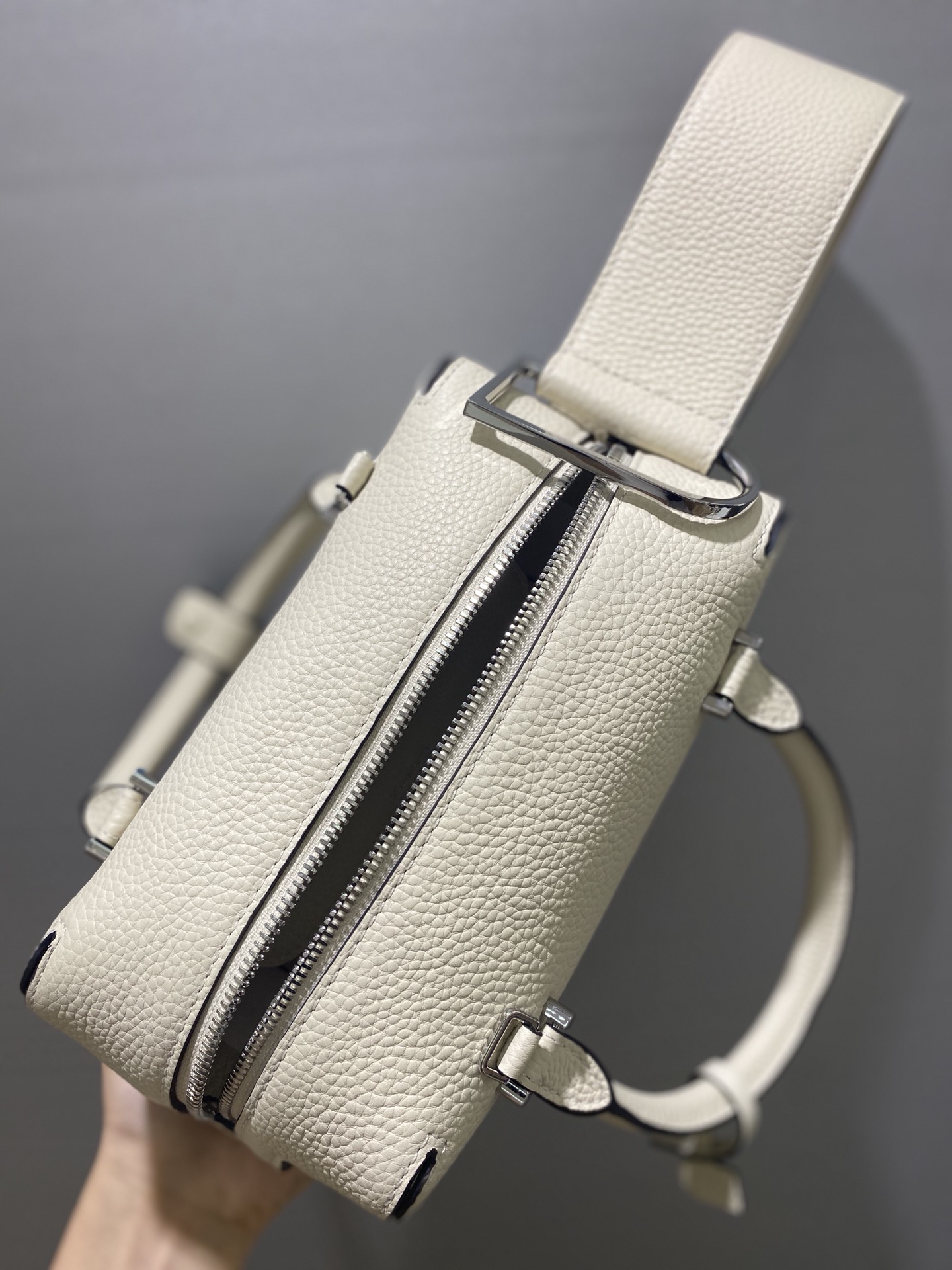 DELVAUX Taurillon Soft Mini Cool Box Satchel Ivory 1601413 |