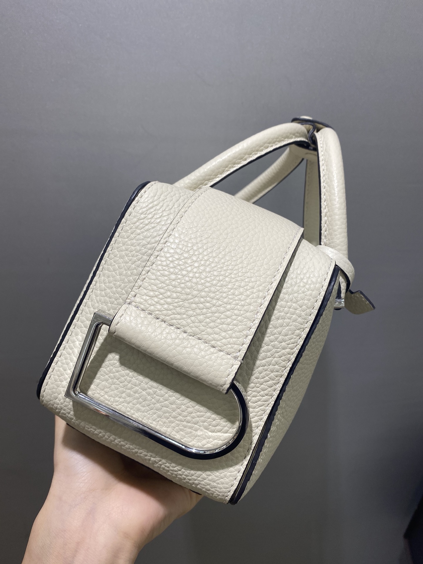 DELVAUX Taurillon Soft Mini Cool Box Satchel Ivory 1601413 |