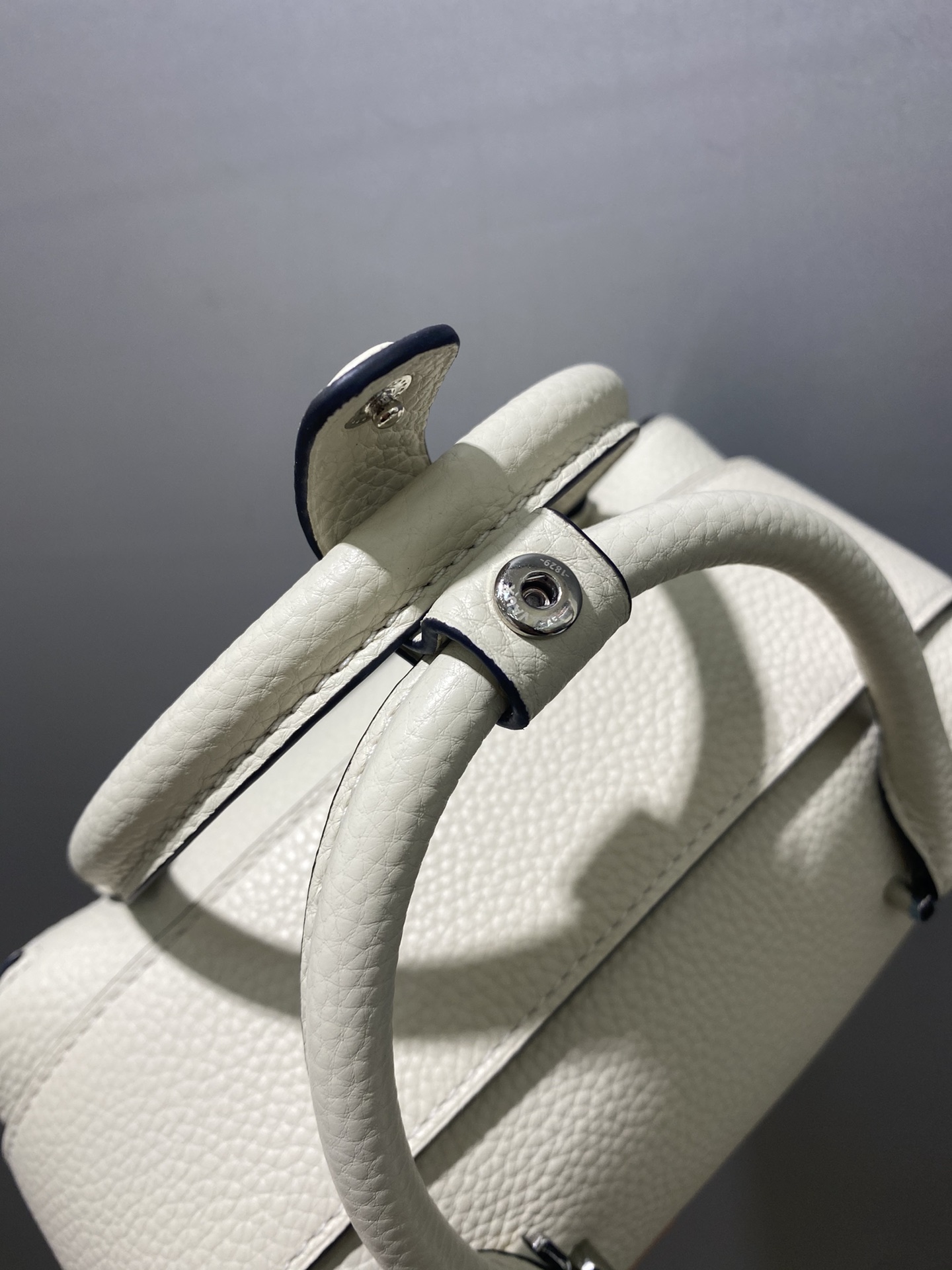DELVAUX Taurillon Soft Mini Cool Box Satchel Ivory 1601413 |