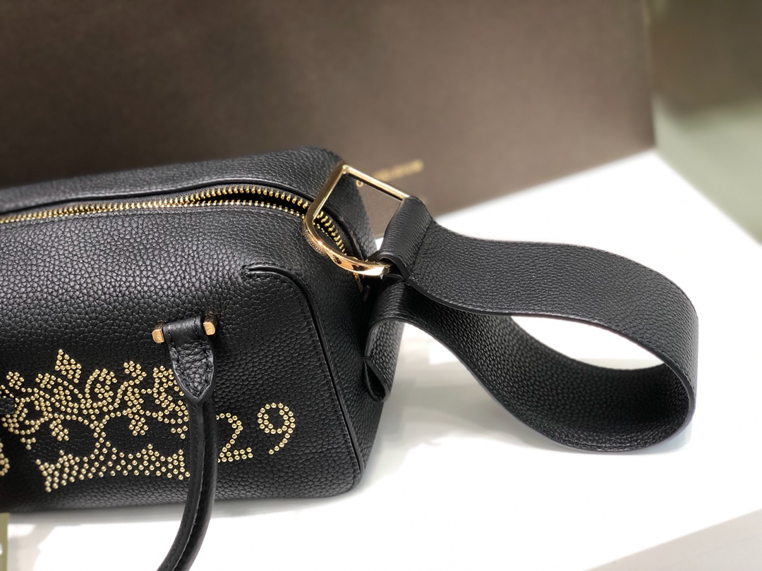 Delvaux Cool box Black Leather ref.252888
