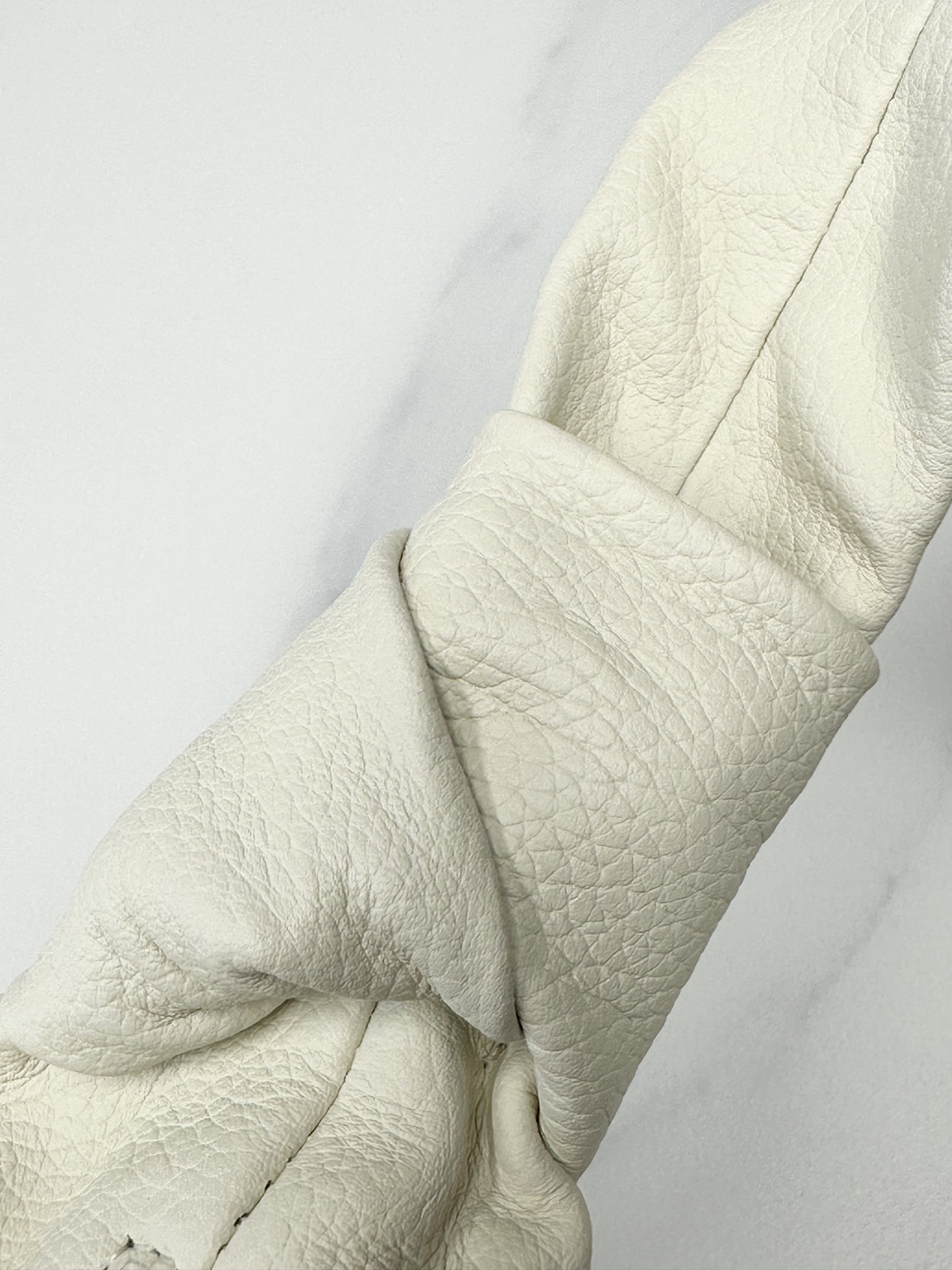 LEMAIRE Croissant Shoulder Bag | white.