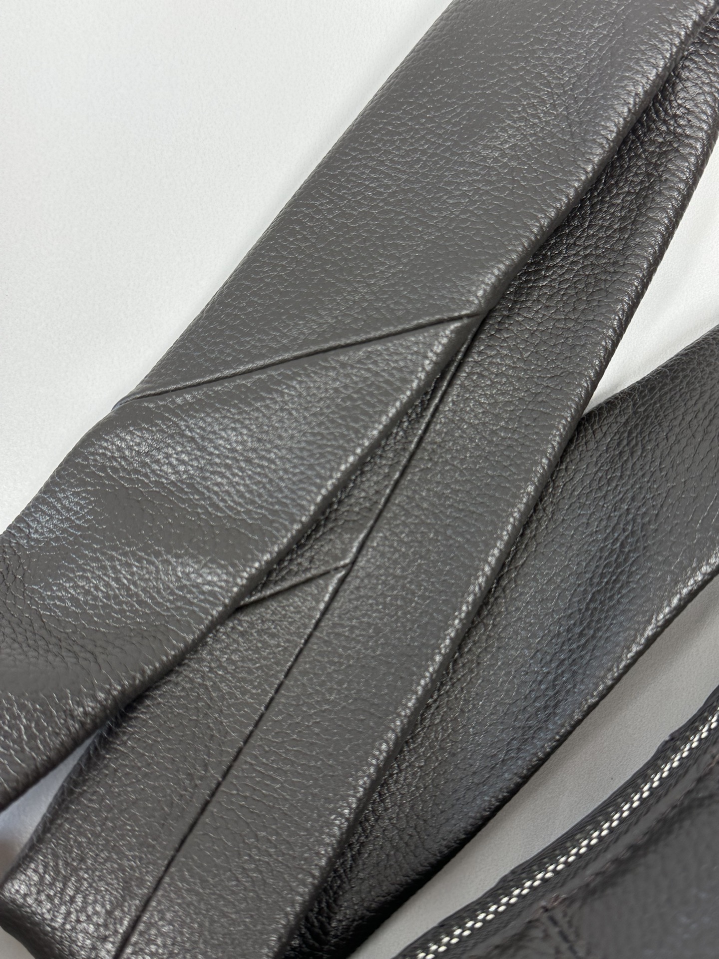 Lemaire Small Croissant Grain Leather Bag - Black |