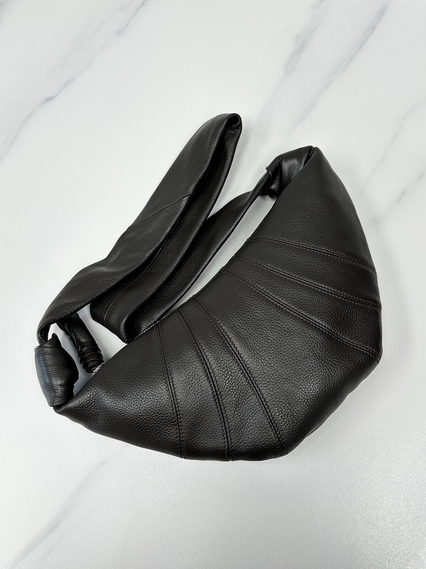 Lemaire Small Croissant Grain Leather Bag - Black |