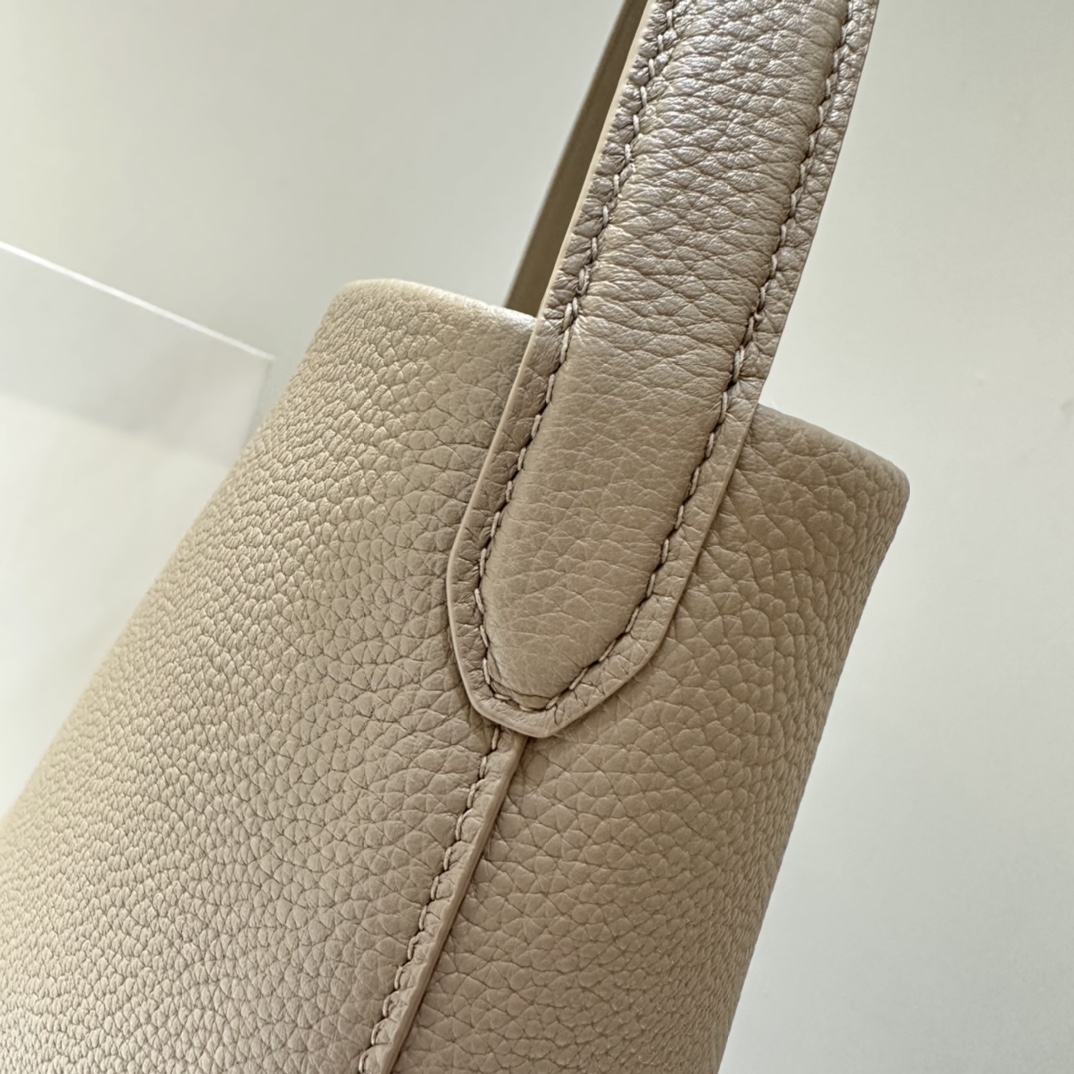 THE ROW Park Large Leather Tote Bag |