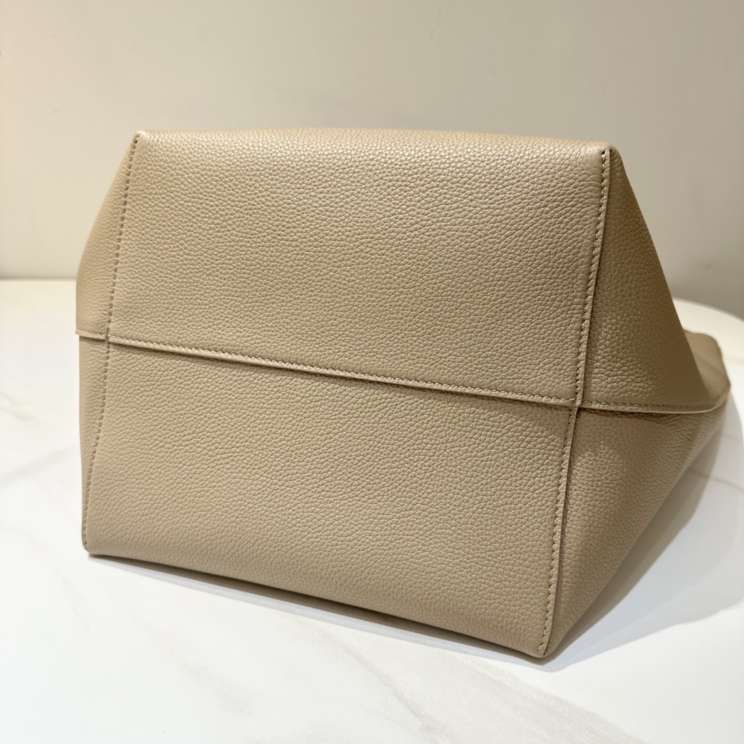 THE ROW Park Large Leather Tote Bag |