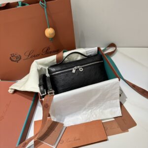 Extra Pocket L27 Ostrich Leather Whisper black- Loro Piana