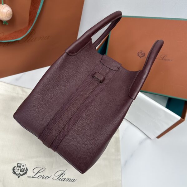 Loro Piana Burgundy Leather Veilback Small bag Loro Piana |