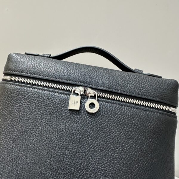 Loro Piana Extra Pocket backpack L23.5 - Grained Calfskin black