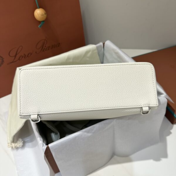 Delvaux Extra Pocket backpack L23.5 - Grained Calfskin white