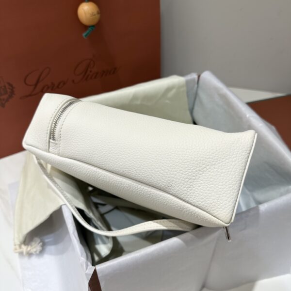 Delvaux Extra Pocket backpack L23.5 - Grained Calfskin white