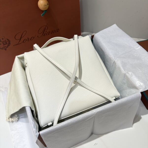 Delvaux Extra Pocket backpack L23.5 - Grained Calfskin white