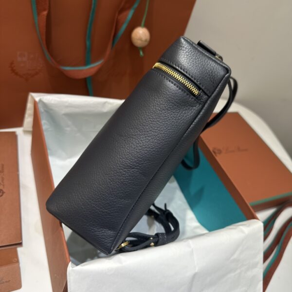 Loro Piana Extra Pocket backpack L23.5 Grained Calfskin Blue Navy/Sun
